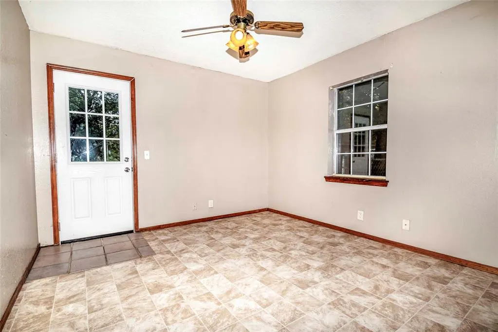 Photo 12 — 511 W 5th Street, Stroud, OK 74079