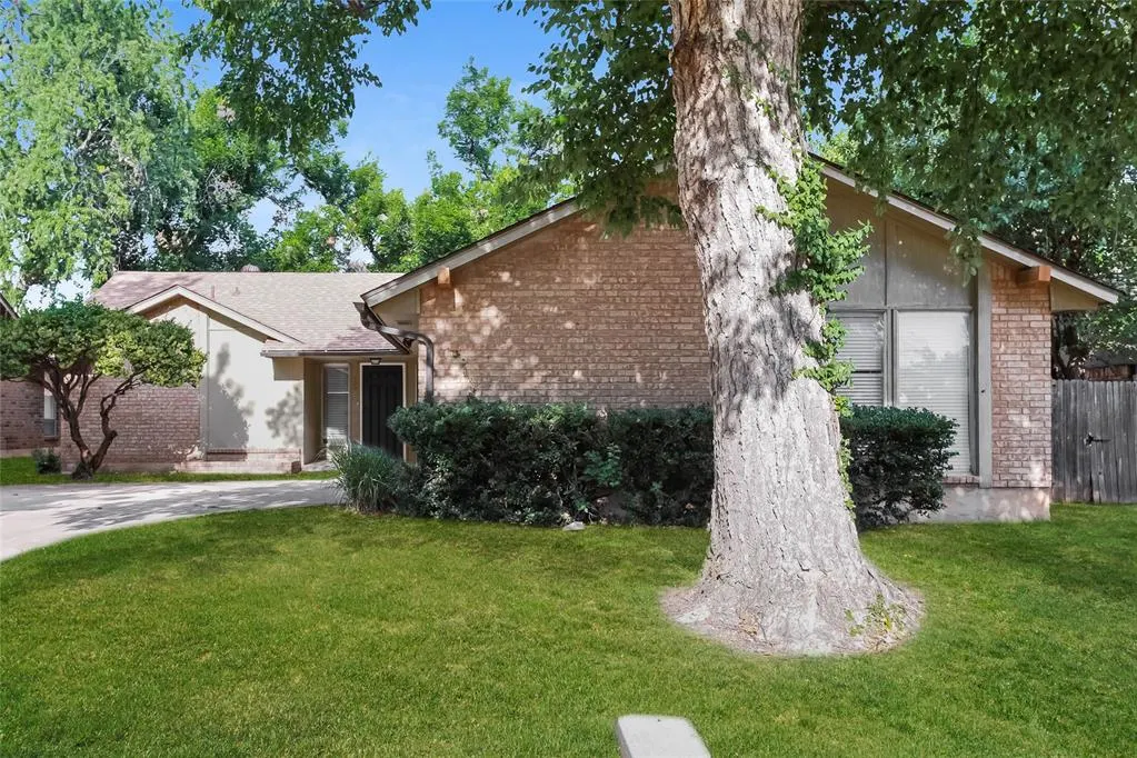 Front exterior — 200 Three Oaks Drive, Midwest City, OK 73130