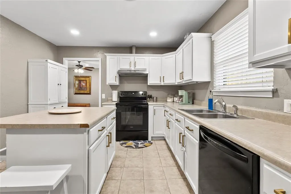 Photo 9 — 718 W Huber Avenue, Weatherford, OK 73096