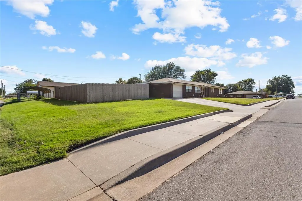 Photo 25 — 718 W Huber Avenue, Weatherford, OK 73096