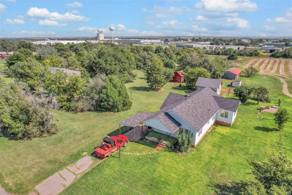 Photo 6 — 1741 Walton Road, Clinton, OK 73601