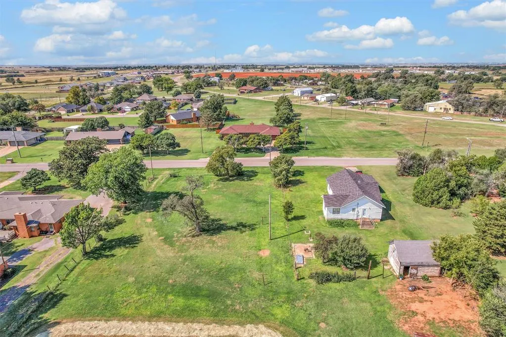 Photo 10 — 1741 Walton Road, Clinton, OK 73601