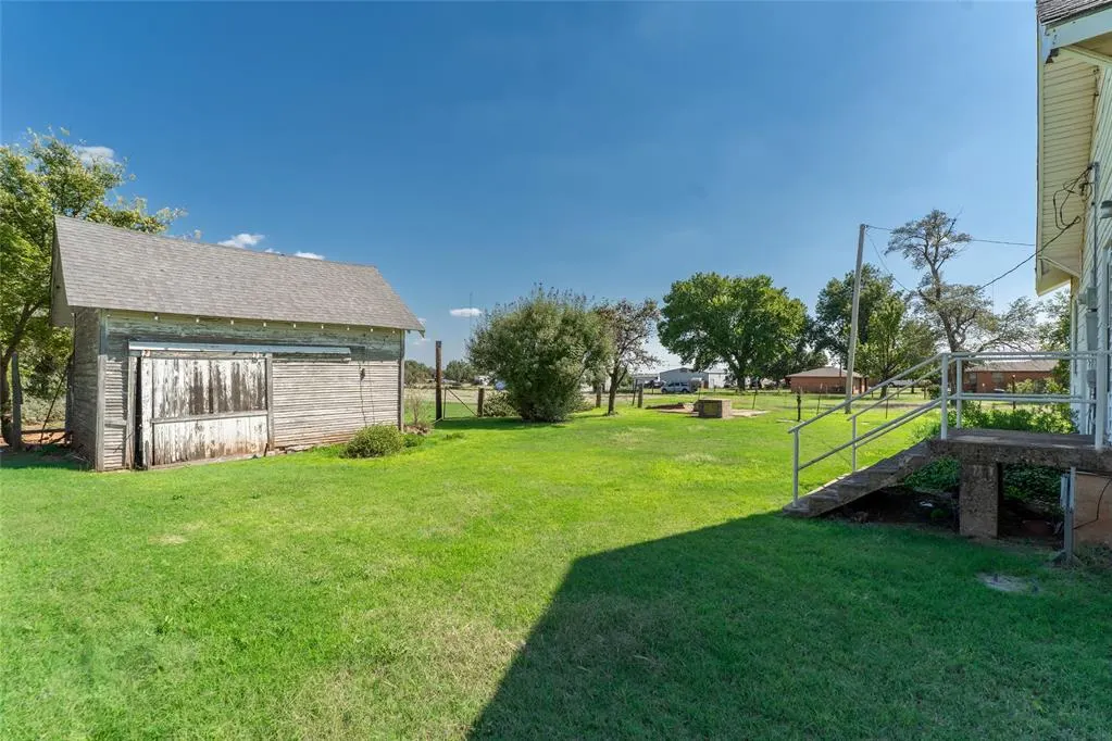 Photo 20 — 1741 Walton Road, Clinton, OK 73601