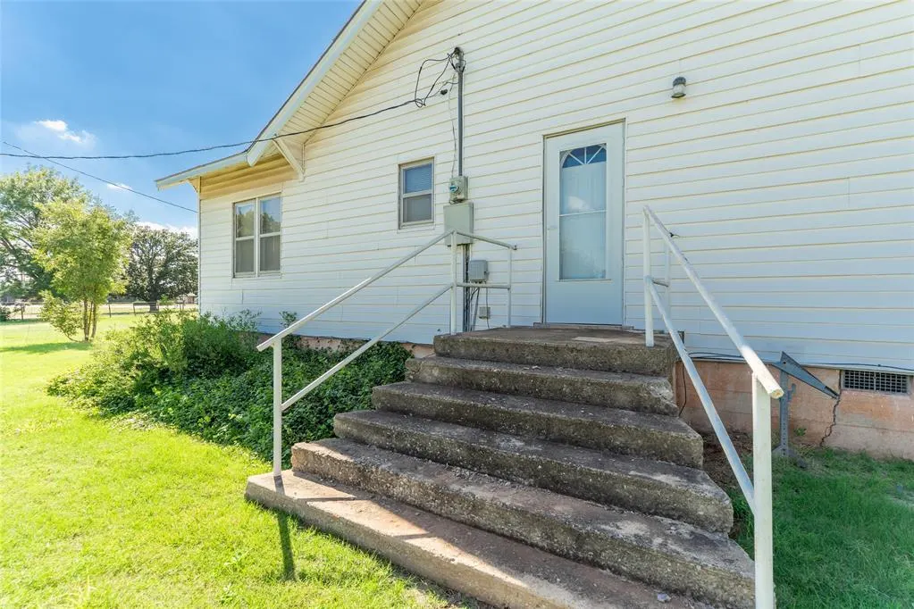Photo 21 — 1741 Walton Road, Clinton, OK 73601