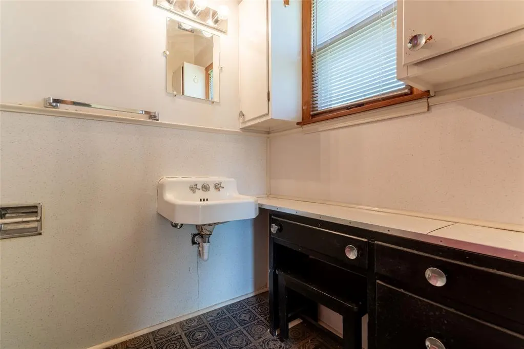 Photo 24 — 1741 Walton Road, Clinton, OK 73601
