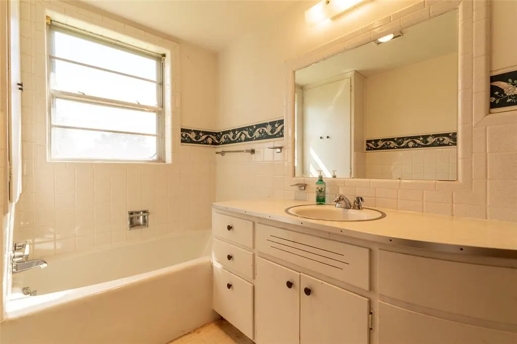 Photo 35 — 1741 Walton Road, Clinton, OK 73601