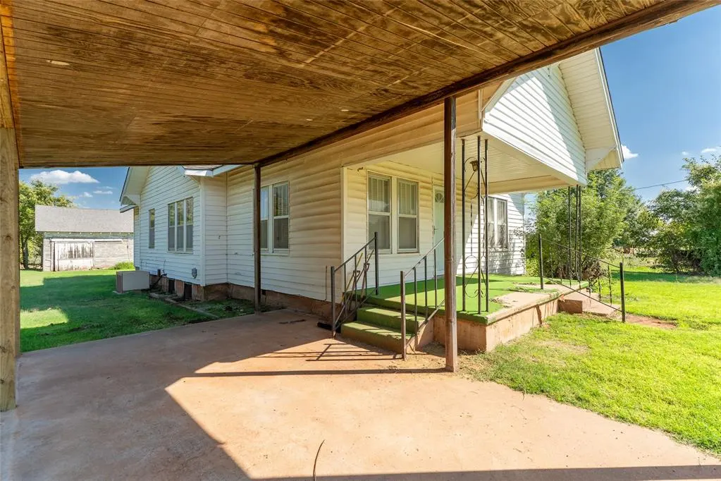 Photo 43 — 1741 Walton Road, Clinton, OK 73601