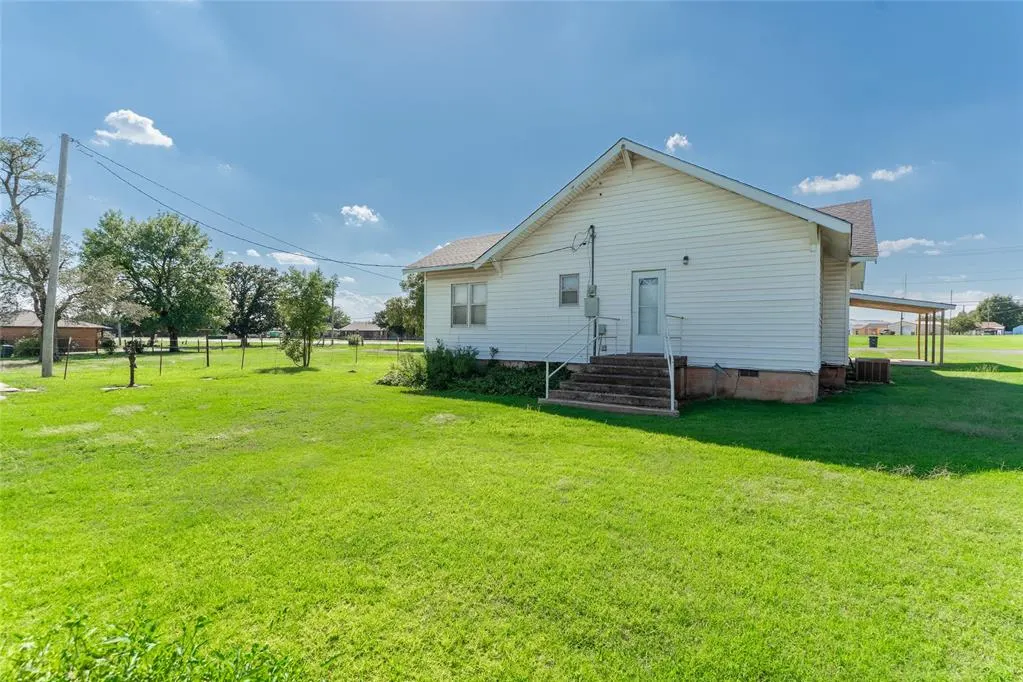 Photo 47 — 1741 Walton Road, Clinton, OK 73601