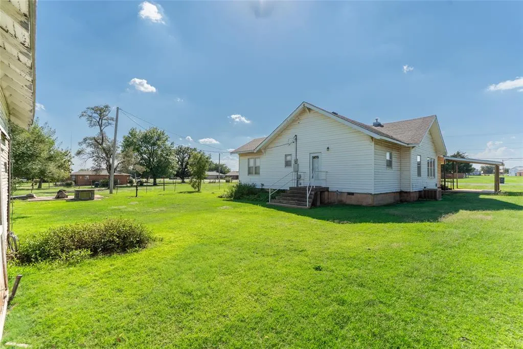 Photo 48 — 1741 Walton Road, Clinton, OK 73601