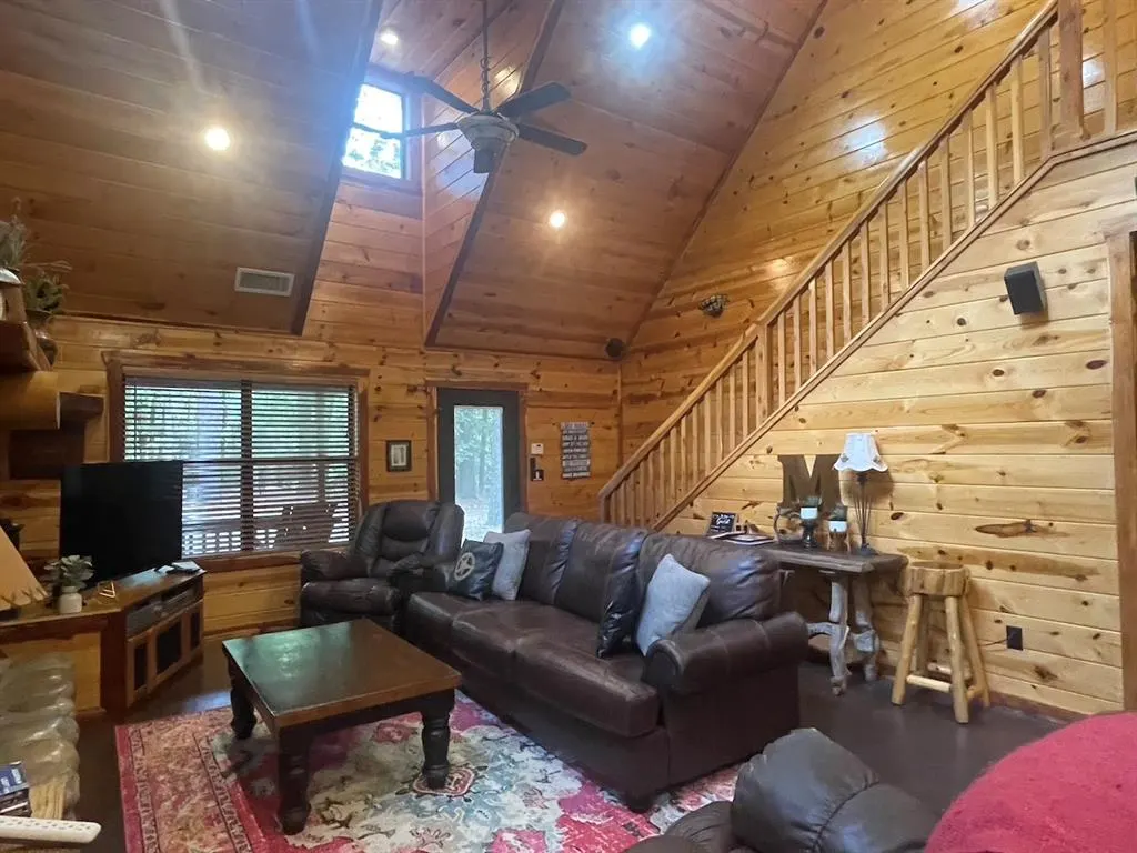 Photo 9 — 616 Southern Hills Road, Broken Bow, OK 74728