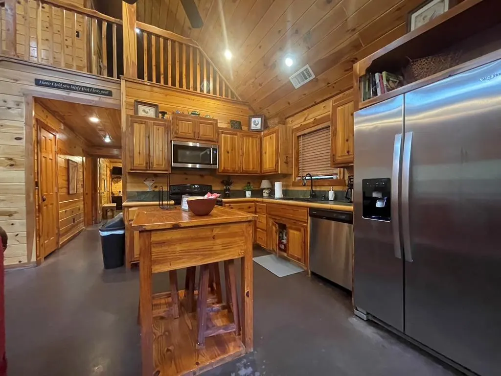 Photo 10 — 616 Southern Hills Road, Broken Bow, OK 74728