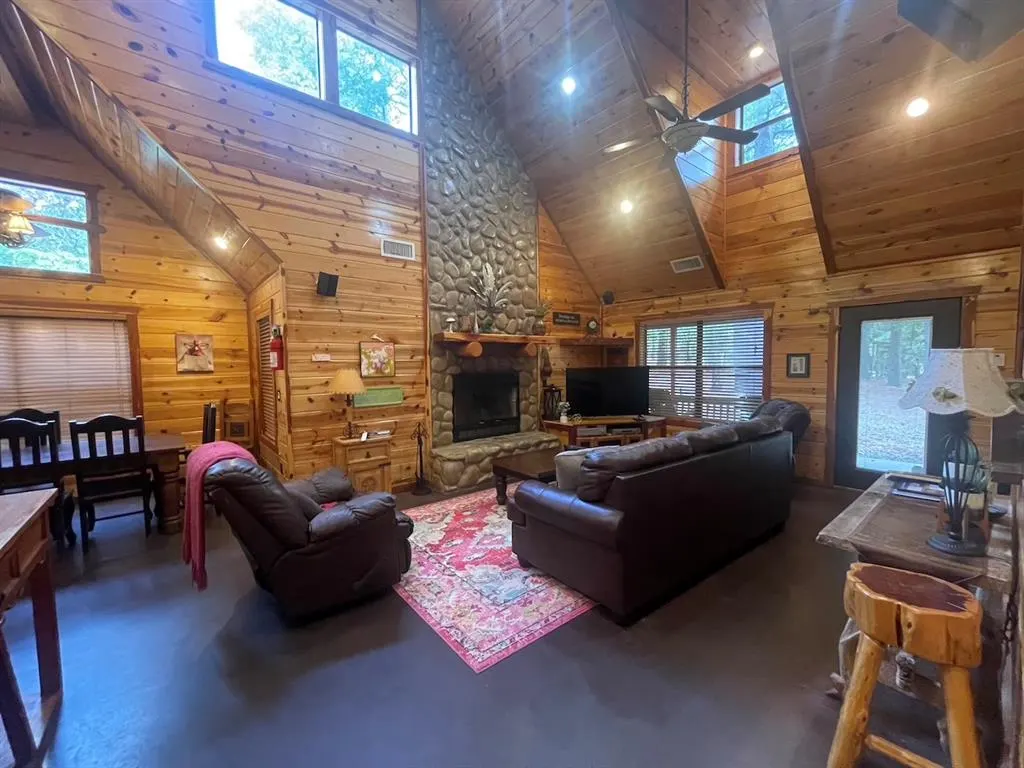 Photo 11 — 616 Southern Hills Road, Broken Bow, OK 74728