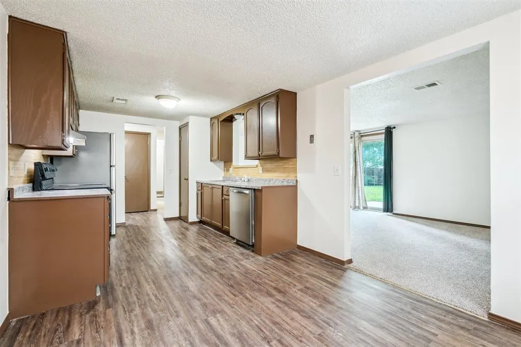 Photo 11 — 7508 NW 113th Street, Oklahoma City, OK 73162