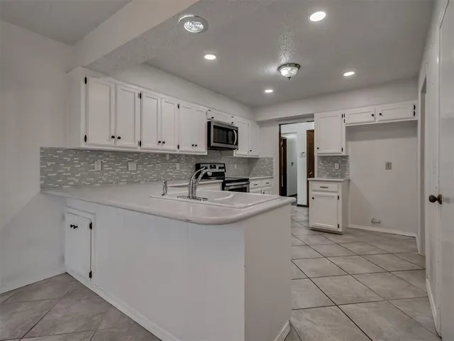 Photo 8 — 1306 Sean Court, Midwest City, OK 73110