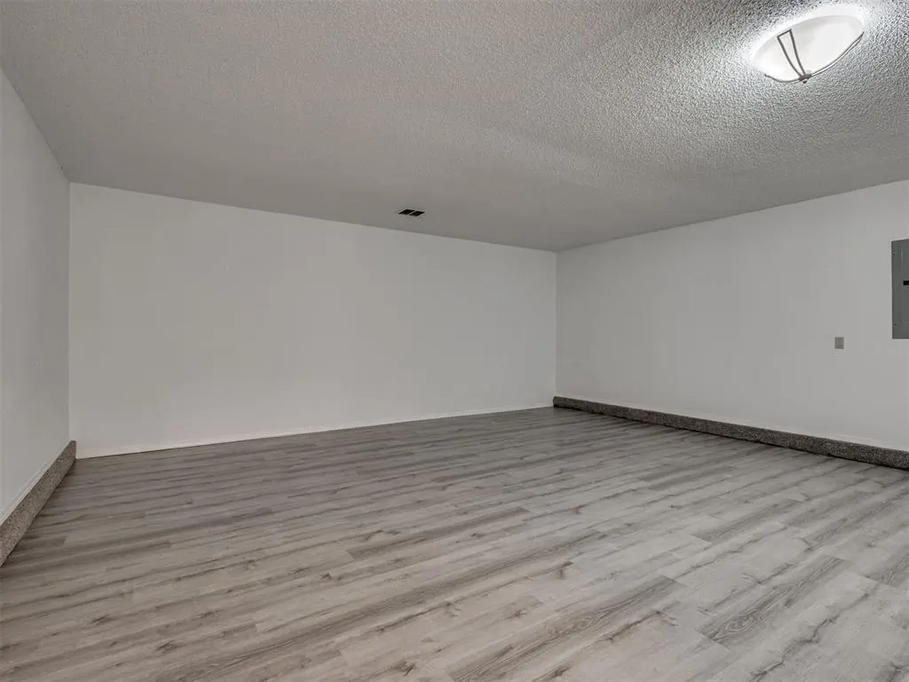 Photo 15 — 1306 Sean Court, Midwest City, OK 73110