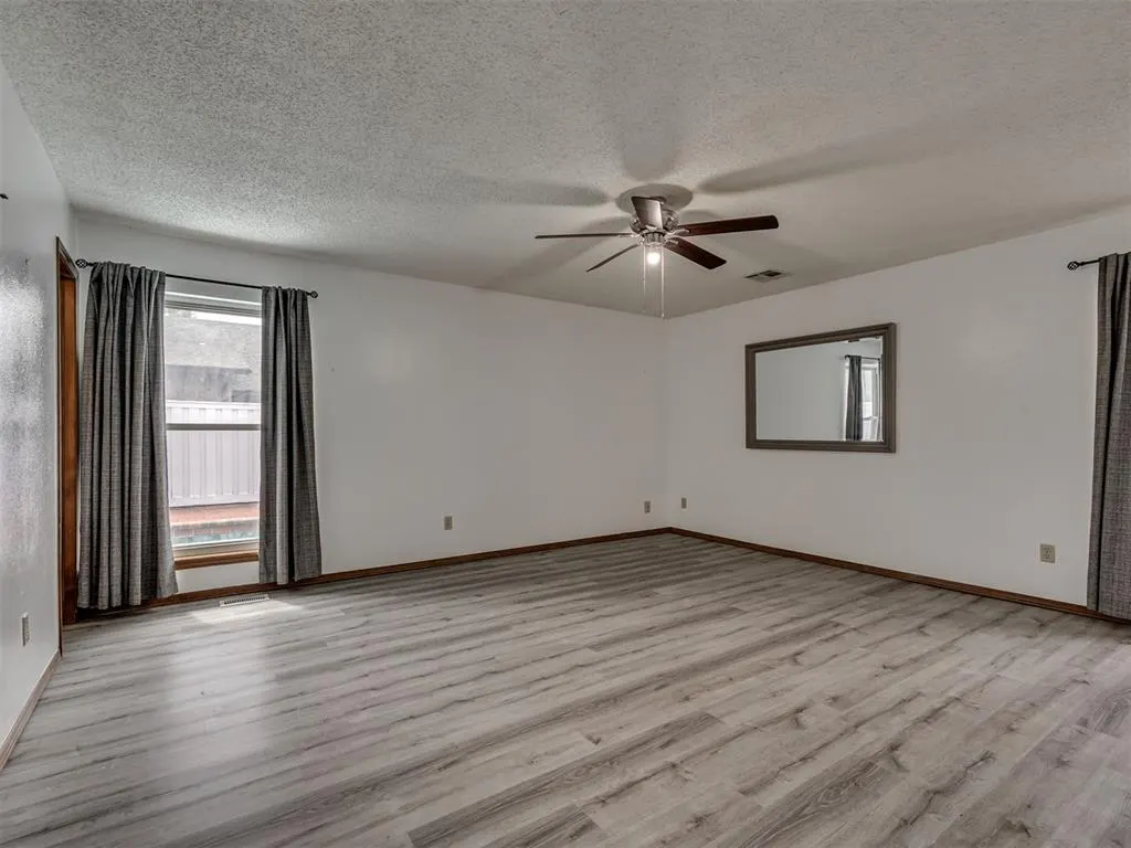 Photo 19 — 1306 Sean Court, Midwest City, OK 73110