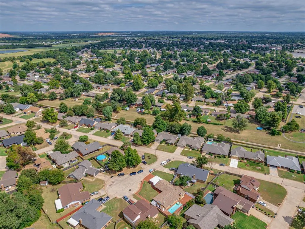 Photo 42 — 1306 Sean Court, Midwest City, OK 73110