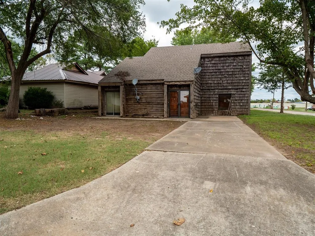 Front exterior — 2222 7th Street, Prague, OK 74864
