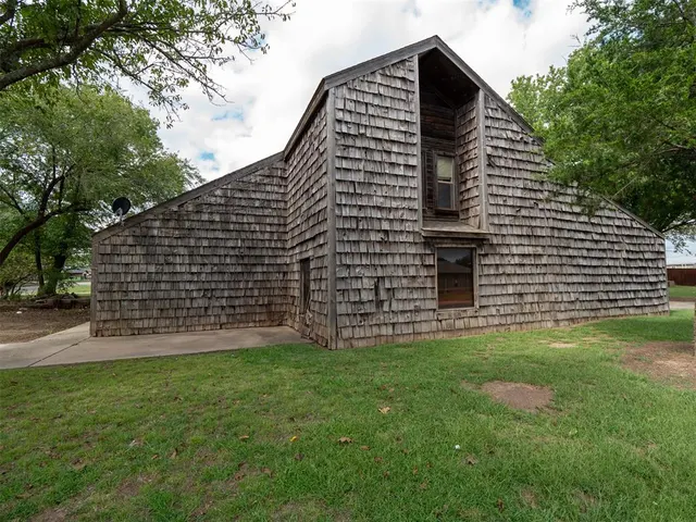 Photo 7 — 2222 7th Street, Prague, OK 74864