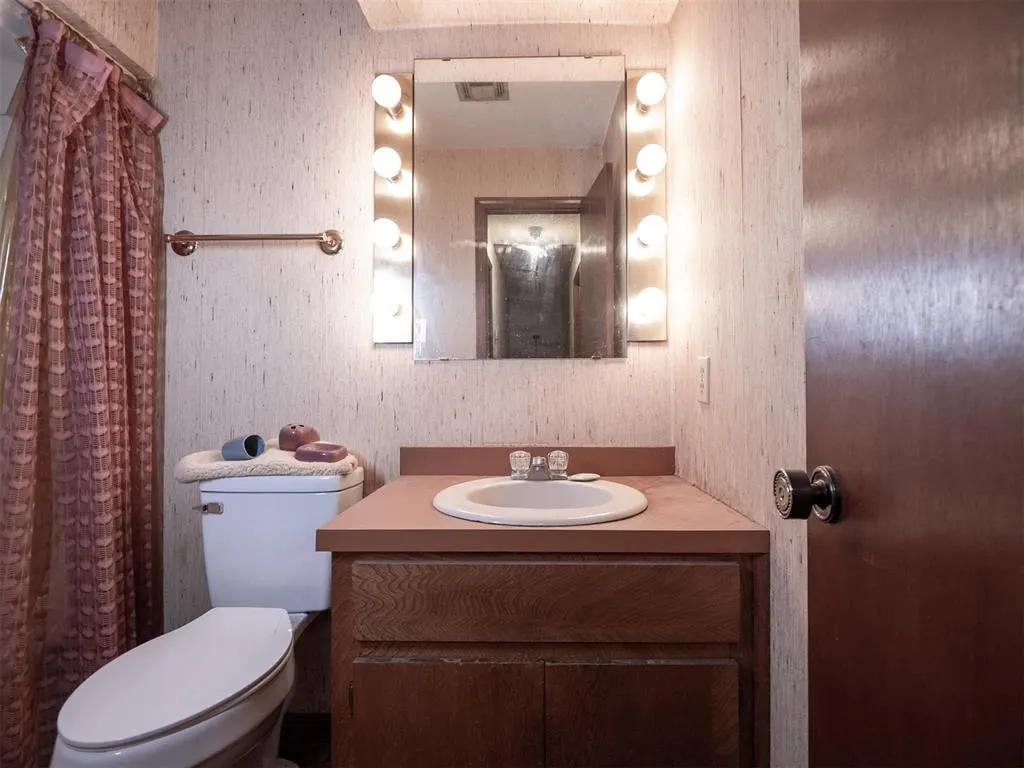 Photo 32 — 2222 7th Street, Prague, OK 74864