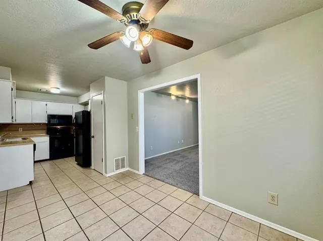 Photo 7 — 240 Barrett Place, Edmond, OK 73003