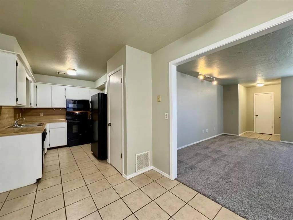 Photo 8 — 240 Barrett Place, Edmond, OK 73003
