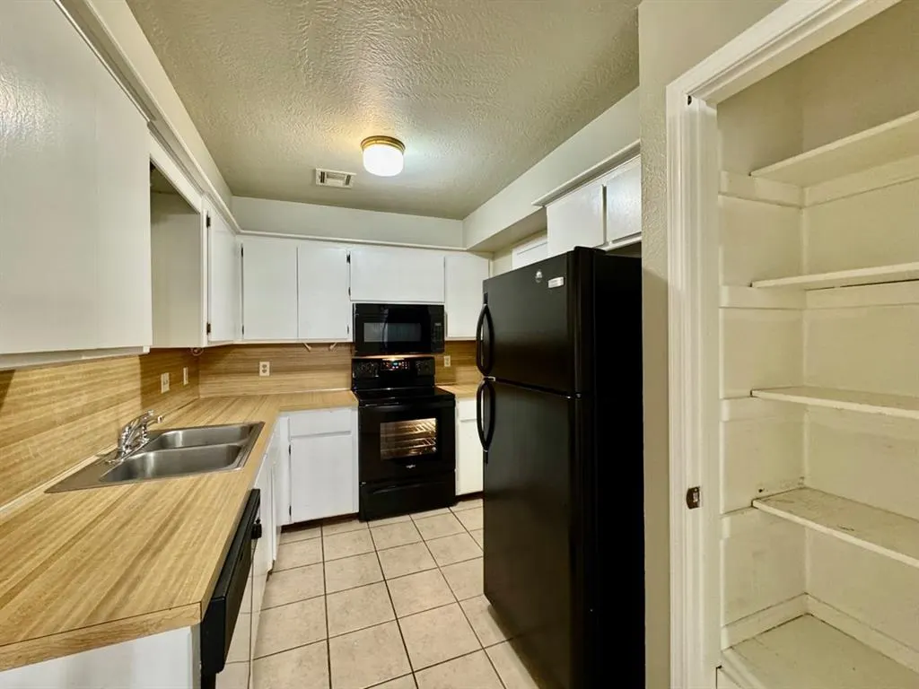 Photo 10 — 240 Barrett Place, Edmond, OK 73003