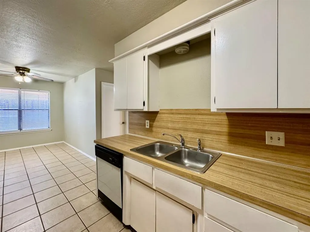 Photo 11 — 240 Barrett Place, Edmond, OK 73003