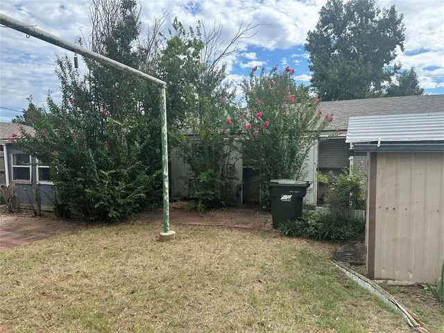 Photo 2 — 4206 N Aydelotte Avenue, Shawnee, OK 74804