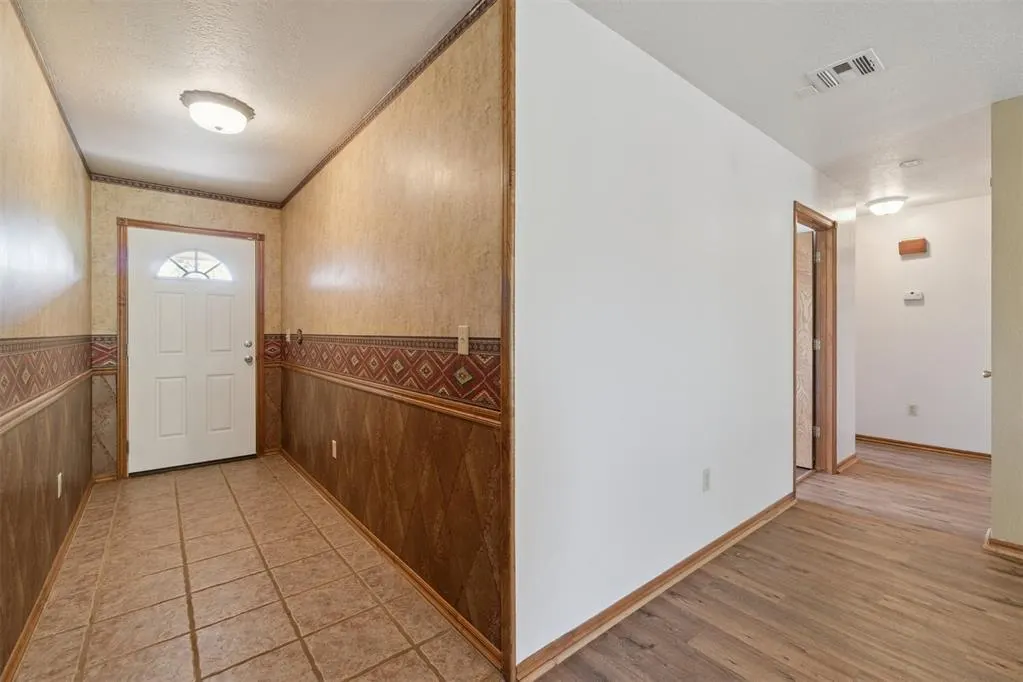 Photo 9 — 996 S Morgan Road, Blanchard, OK 73010