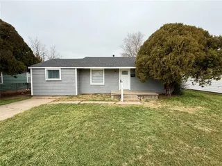 Sold home at 915 E HICKORY Street