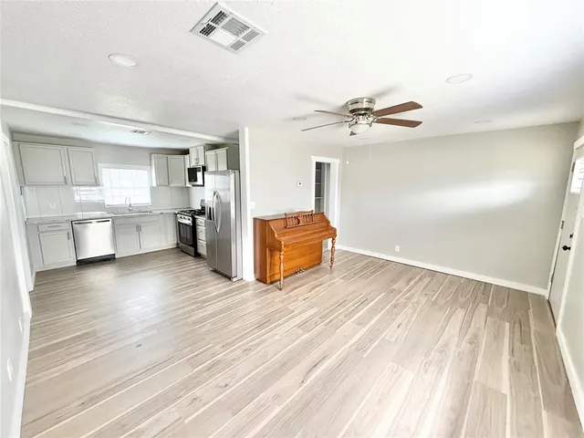 Photo 4 — 915 E HICKORY Street, Altus, OK 73521