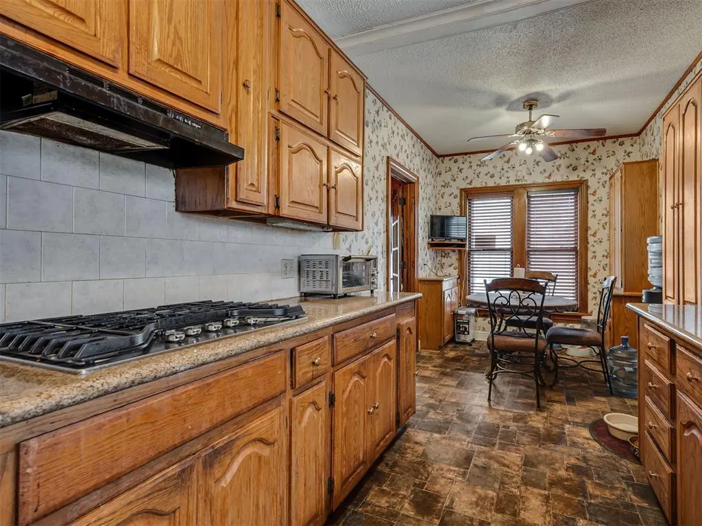 Photo 16 — 801 NE 17th Street, Oklahoma City, OK 73105