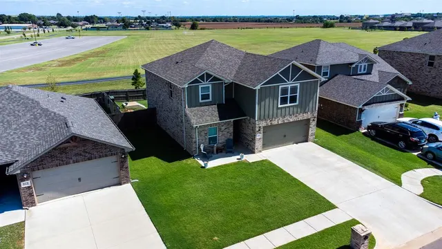 Photo 7 — 808 St James Place, Newcastle, OK 73065