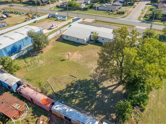 Photo 2 — 3901 S Bryant Avenue, Del City, OK 73115