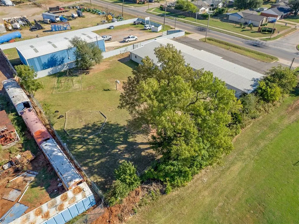 Photo 14 — 3901 S Bryant Avenue, Del City, OK 73115
