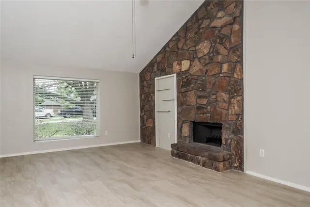 Photo 4 — 11235 Davis Court, Oklahoma City, OK 73162
