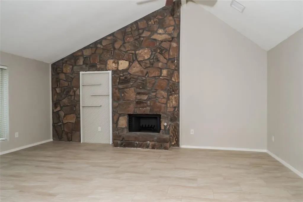 Photo 5 — 11235 Davis Court, Oklahoma City, OK 73162