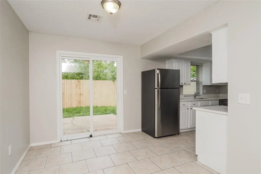 Photo 8 — 11235 Davis Court, Oklahoma City, OK 73162