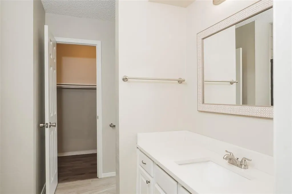 Photo 10 — 11235 Davis Court, Oklahoma City, OK 73162