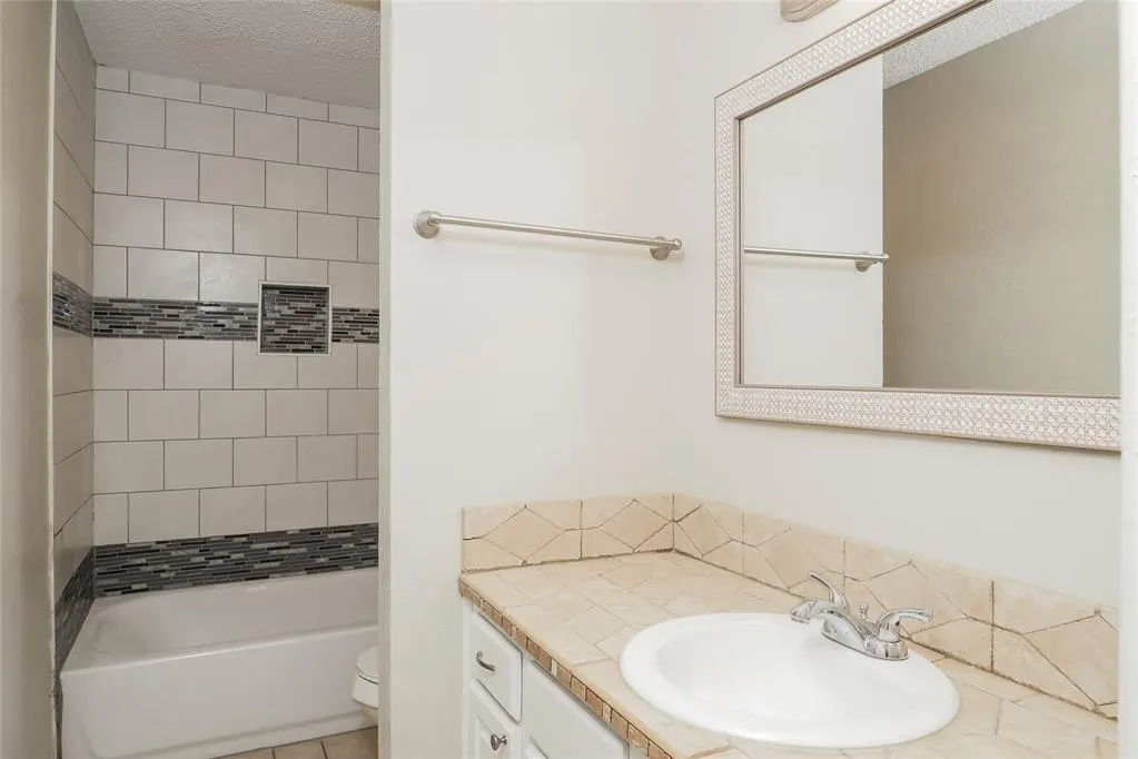 Photo 14 — 11235 Davis Court, Oklahoma City, OK 73162