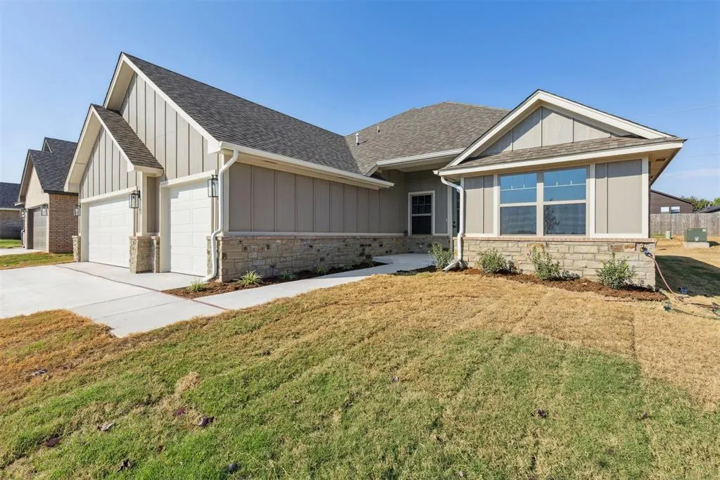 Photo 4 — 1914 Hollow Crest Court, Norman, OK 73071