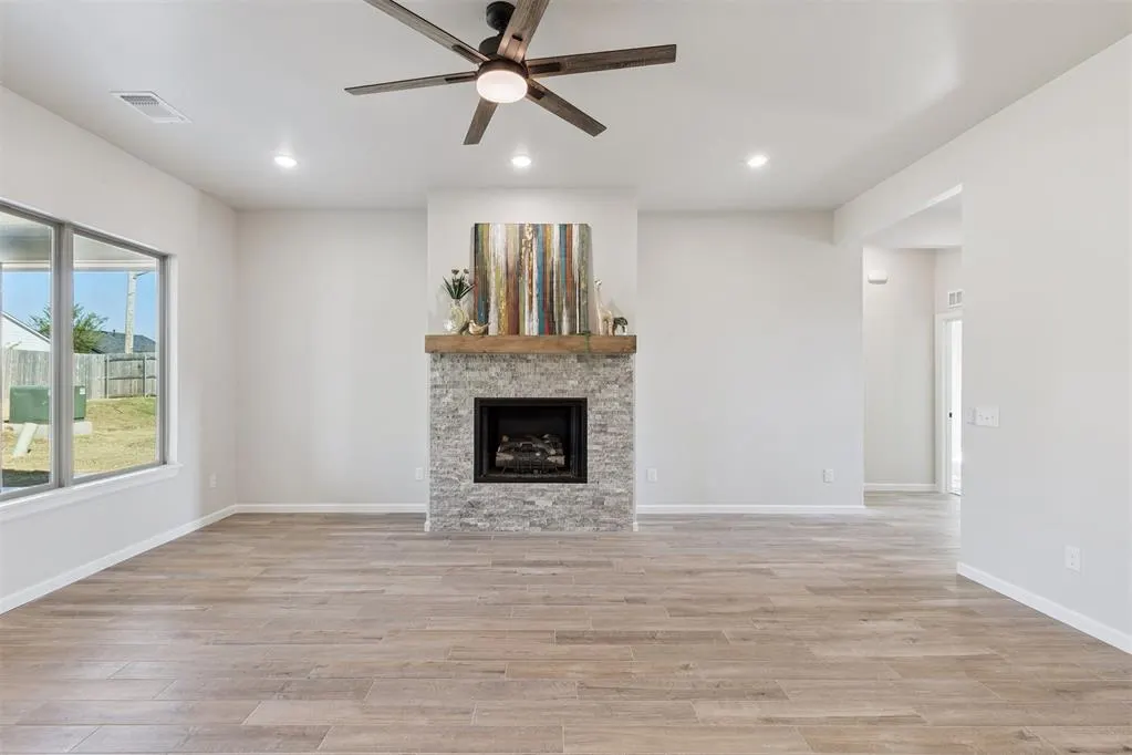 Photo 10 — 1914 Hollow Crest Court, Norman, OK 73071