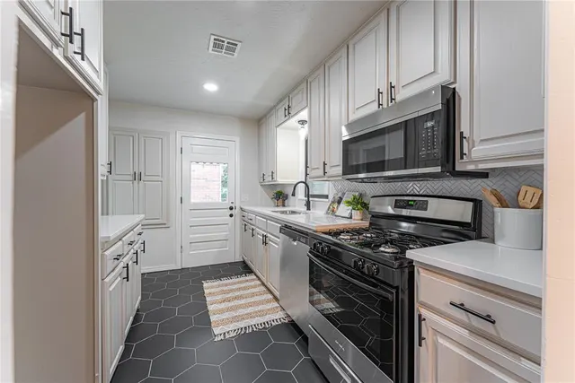 Photo 7 — 3726 N Drexel Boulevard, Oklahoma City, OK 73112