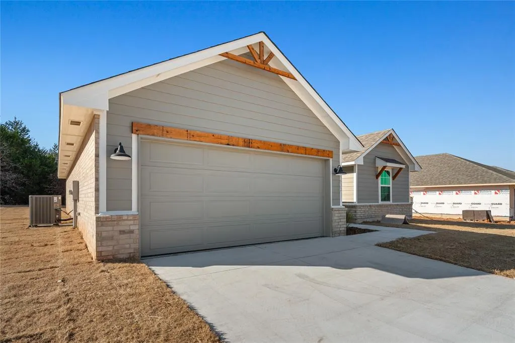 Photo 3 — 4632 Lincoln Landing, Harrah, OK 73045
