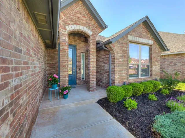 Photo 3 — 4216 Silver Maple Way, Oklahoma City, OK 73179