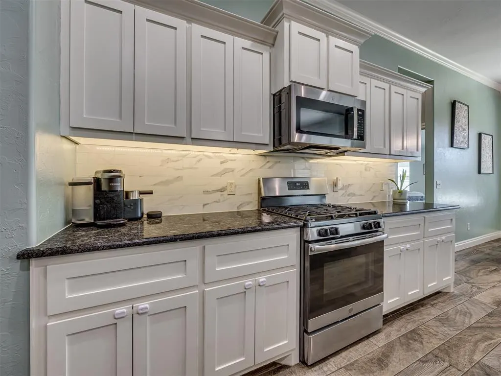 Photo 15 — 4216 Silver Maple Way, Oklahoma City, OK 73179