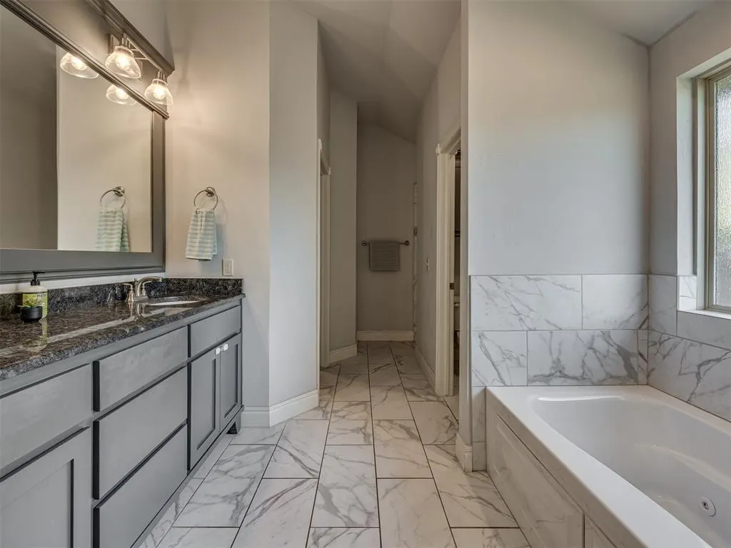 Photo 21 — 4216 Silver Maple Way, Oklahoma City, OK 73179