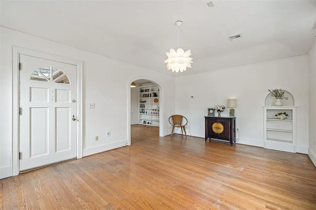 Photo 3 — 218 NW 31st Street, Oklahoma City, OK 73118