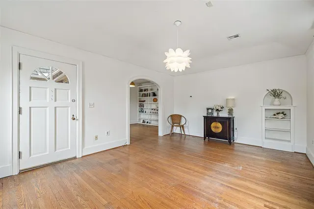 Photo 3 — 218 NW 31st Street, Oklahoma City, OK 73118